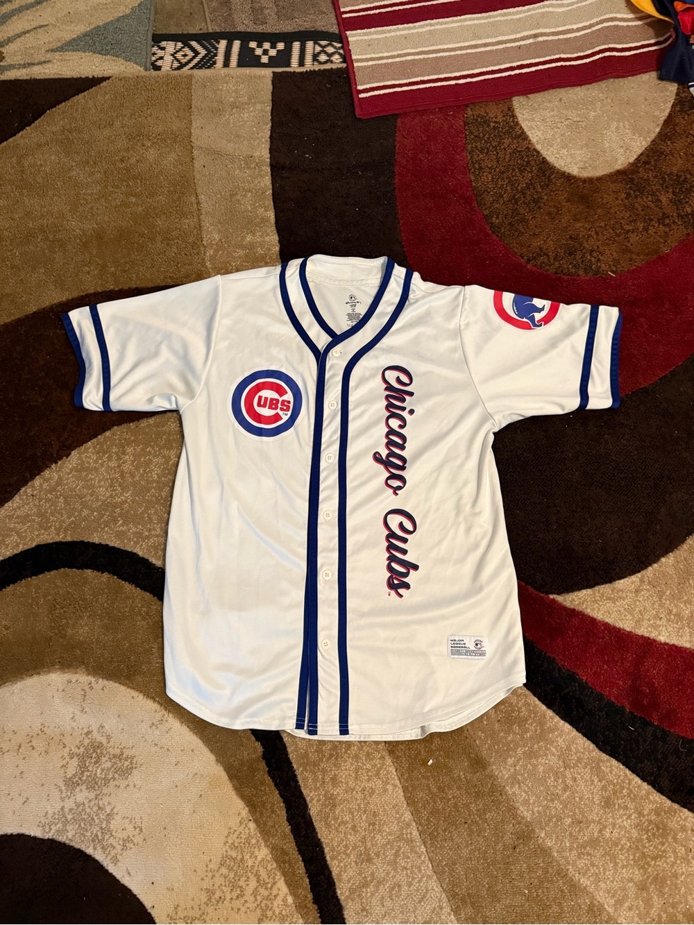MLB Chicago Cubs baseball jersey this one is nice size L 42–44